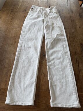 Levi's White Ribcage Straight Ankle Jeans Size 25